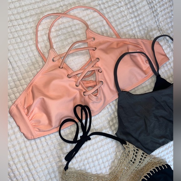 3 bikini tops, Size Large - Picture 4 of 7